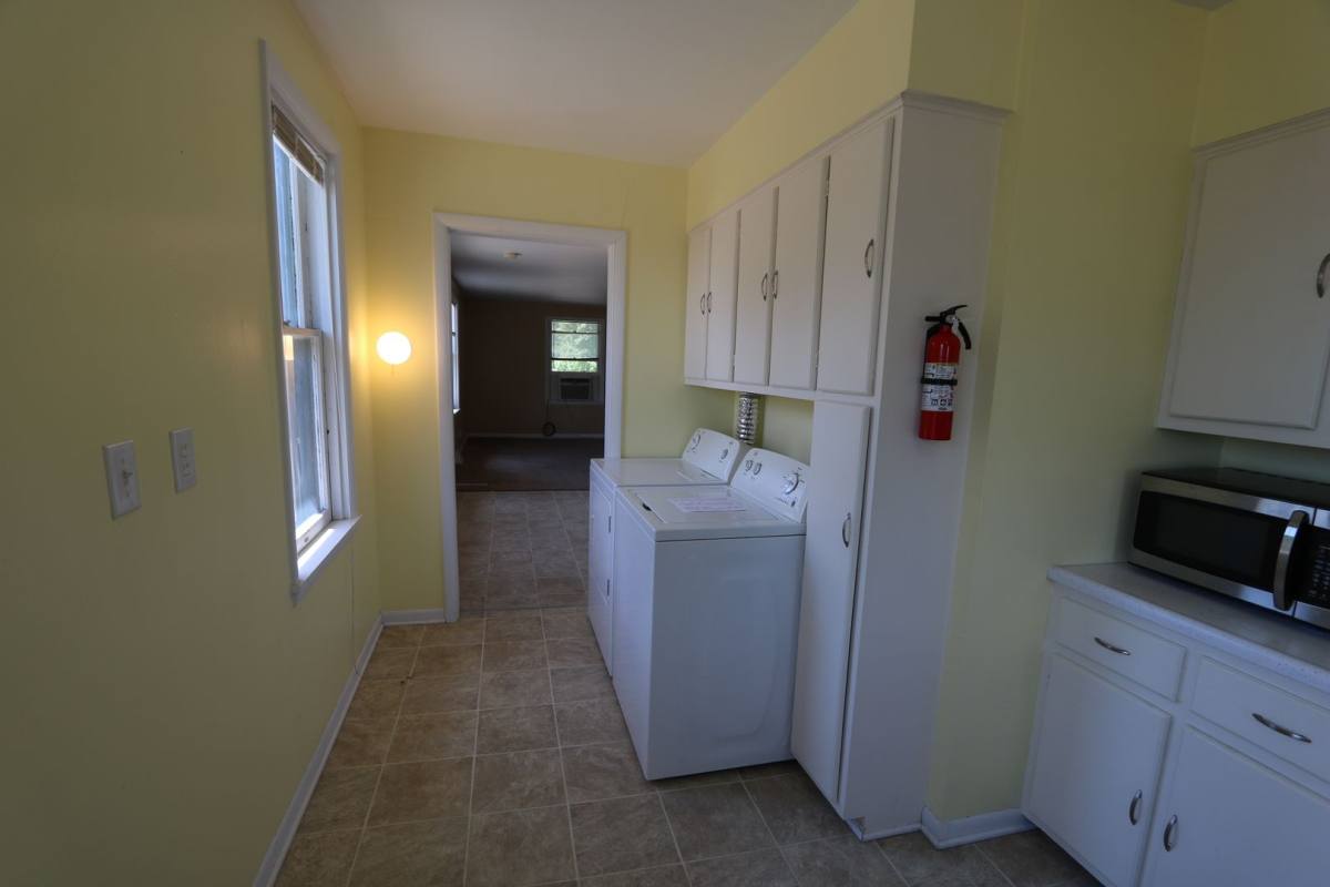 Apartment for rent at 900 & 902 N, Burlington, IA 52601