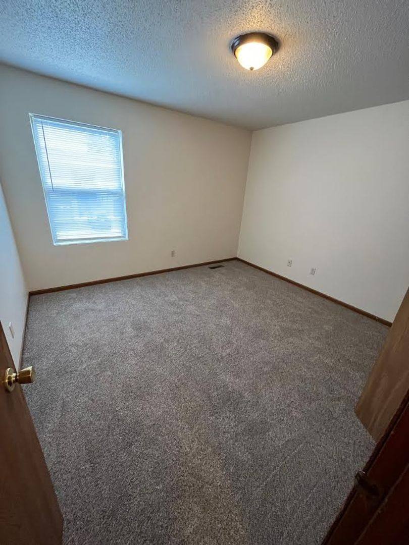 Townhouse for rent at 1340 Holloway Dr, Plymouth, IN 46563