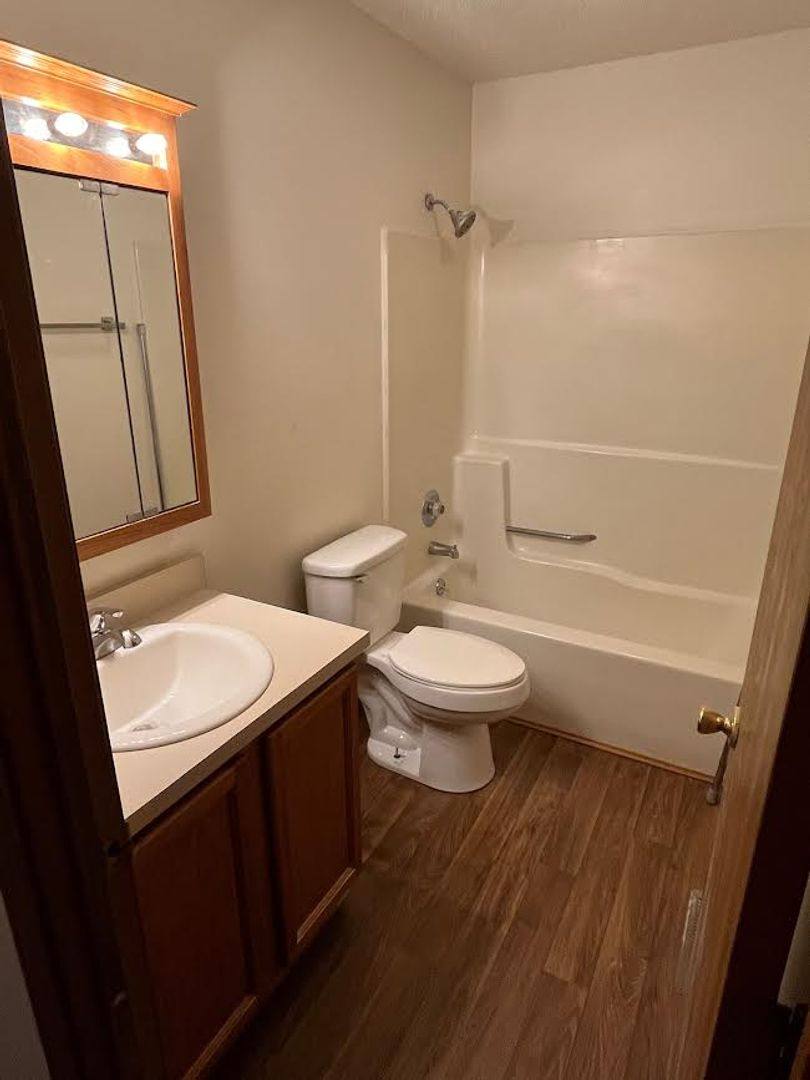 Townhouse for rent at 1340 Holloway Dr, Plymouth, IN 46563