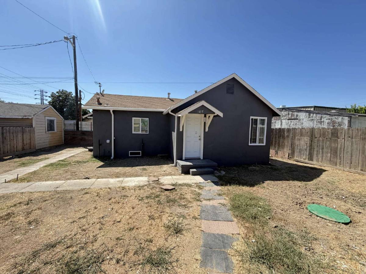 Apartment for rent at 1415 1 2 Mono Dr, Modesto, CA 95354