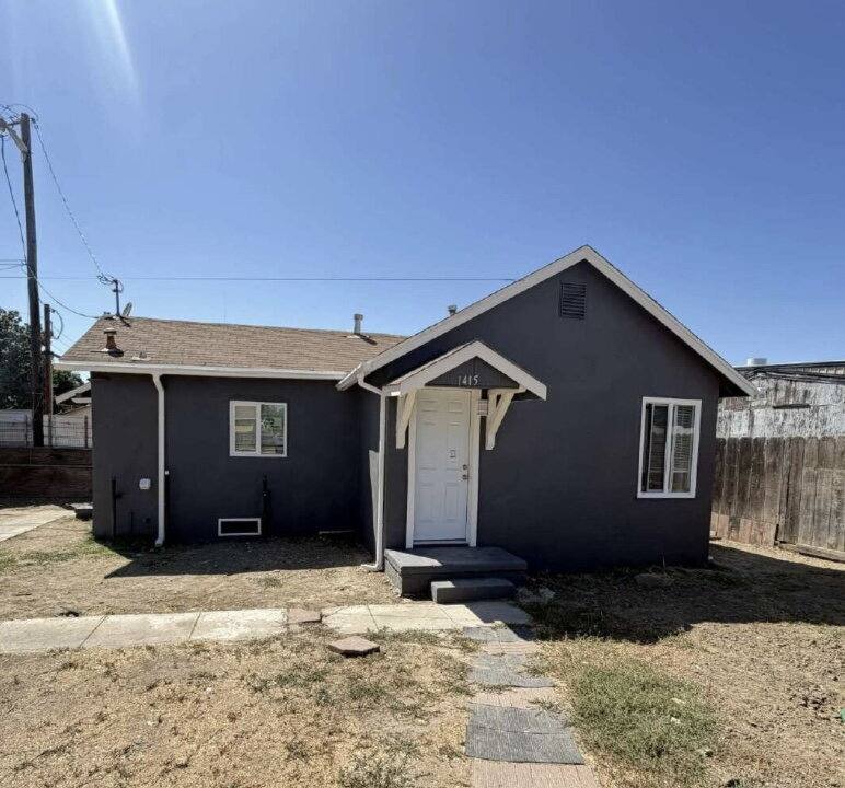 Apartment for rent at 1415 1 2 Mono Dr, Modesto, CA 95354