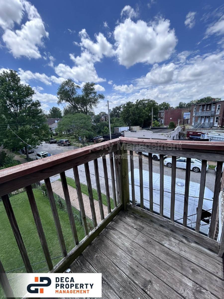 Apartment for rent at 3226 Utah St #2F, Saint Louis, MO 63118