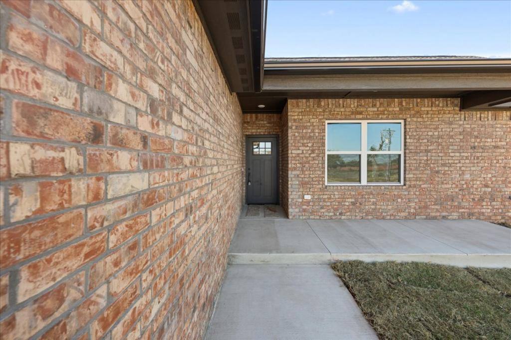House for rent at 9718 Vacation Dr, Guthrie, OK 73044