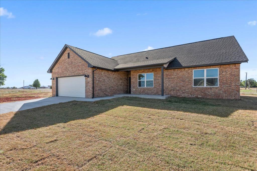 House for rent at 9718 Vacation Dr, Guthrie, OK 73044