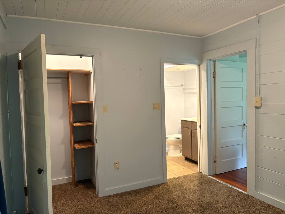 House for rent at 3837 Old Hendersonville Highway, Brevard, NC 28712