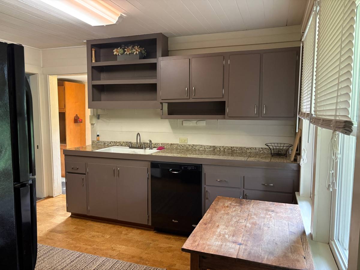 House for rent at 3837 Old Hendersonville Highway, Brevard, NC 28712
