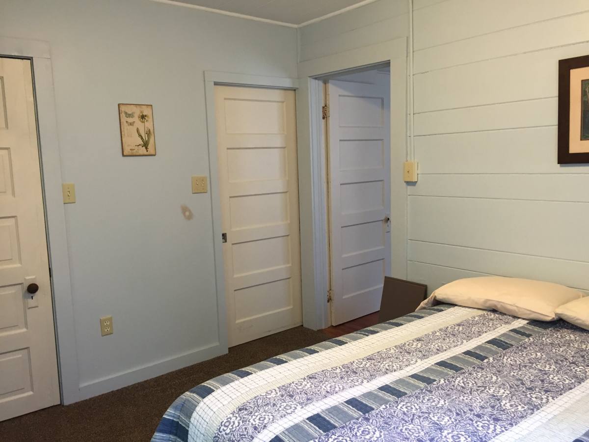 House for rent at 3837 Old Hendersonville Highway, Brevard, NC 28712