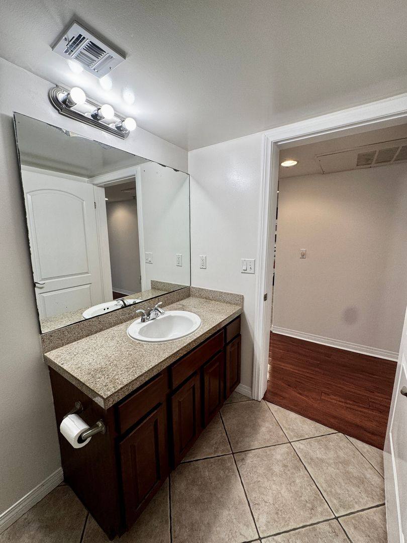 Condo for rent at 13525 Vanowen St #106, Van Nuys, CA 91405