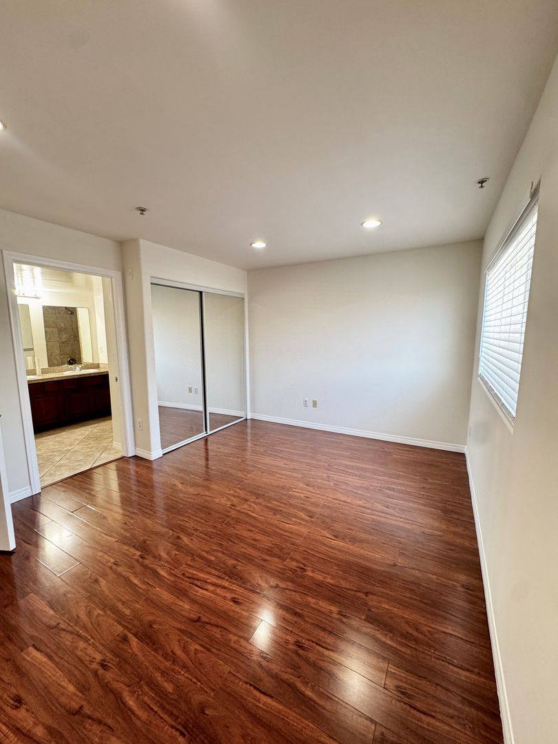 Condo for rent at 13525 Vanowen St #106, Van Nuys, CA 91405