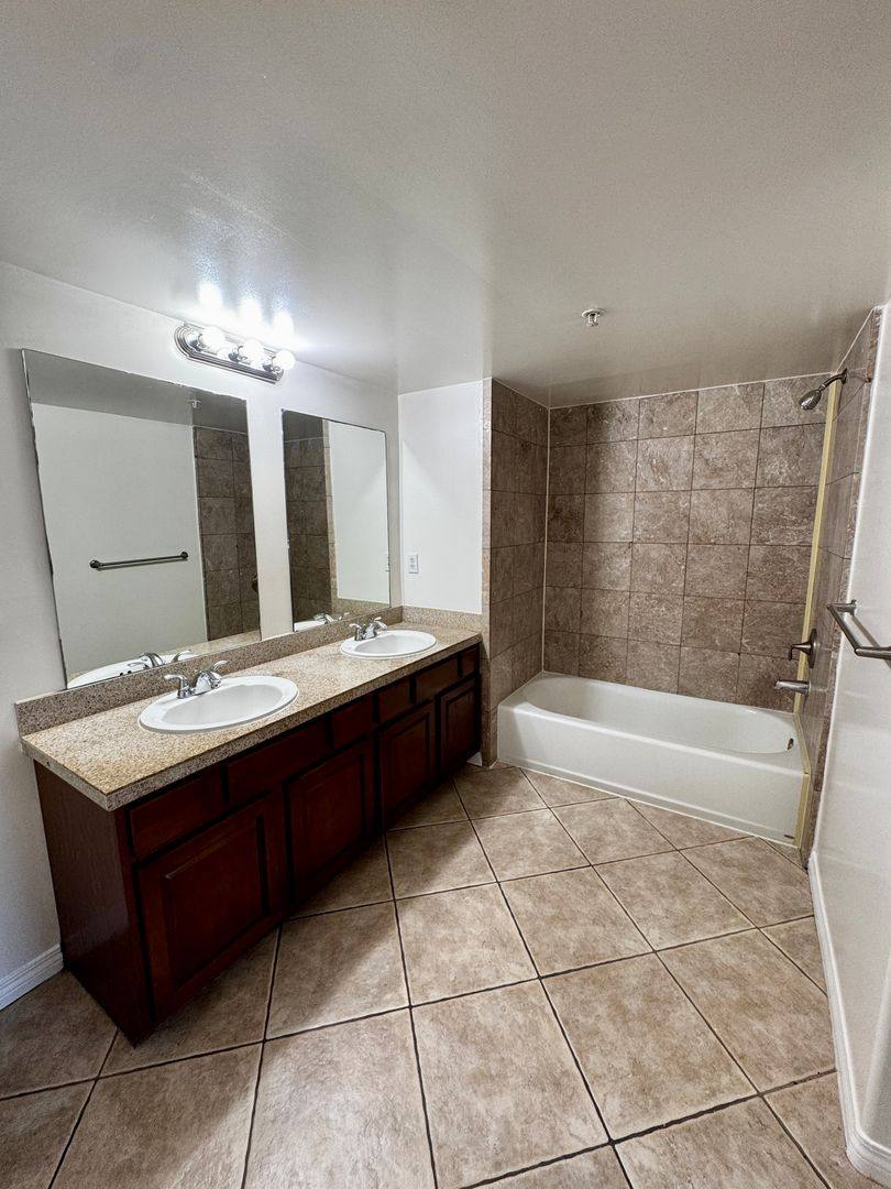 Condo for rent at 13525 Vanowen St #106, Van Nuys, CA 91405