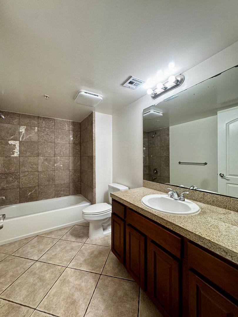 Condo for rent at 13525 Vanowen St #106, Van Nuys, CA 91405