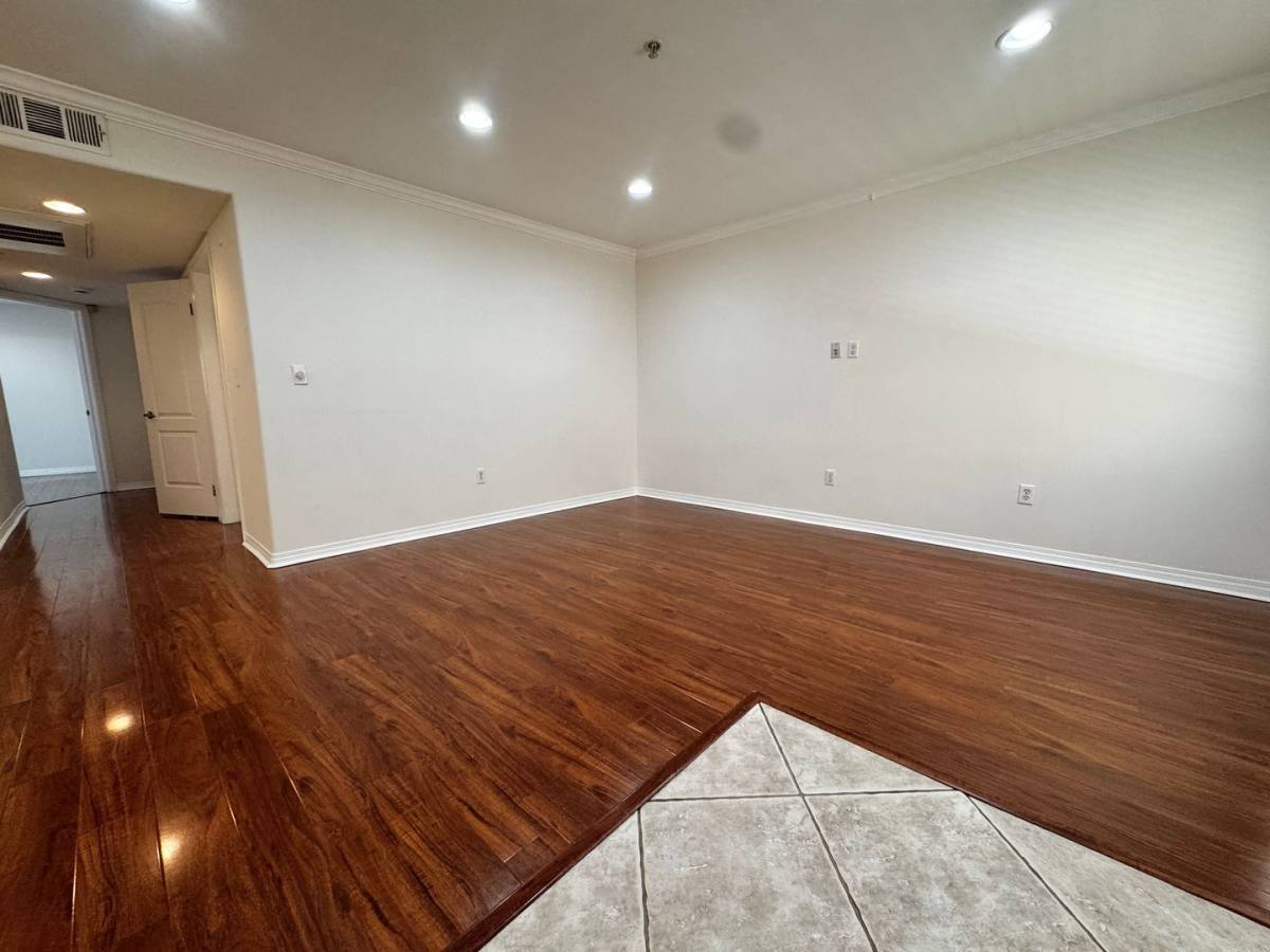 Condo for rent at 13525 Vanowen St #106, Van Nuys, CA 91405