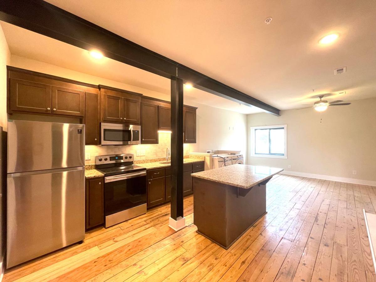 Apartment for rent at 106 N Main St #4, Hopewell, VA 23860