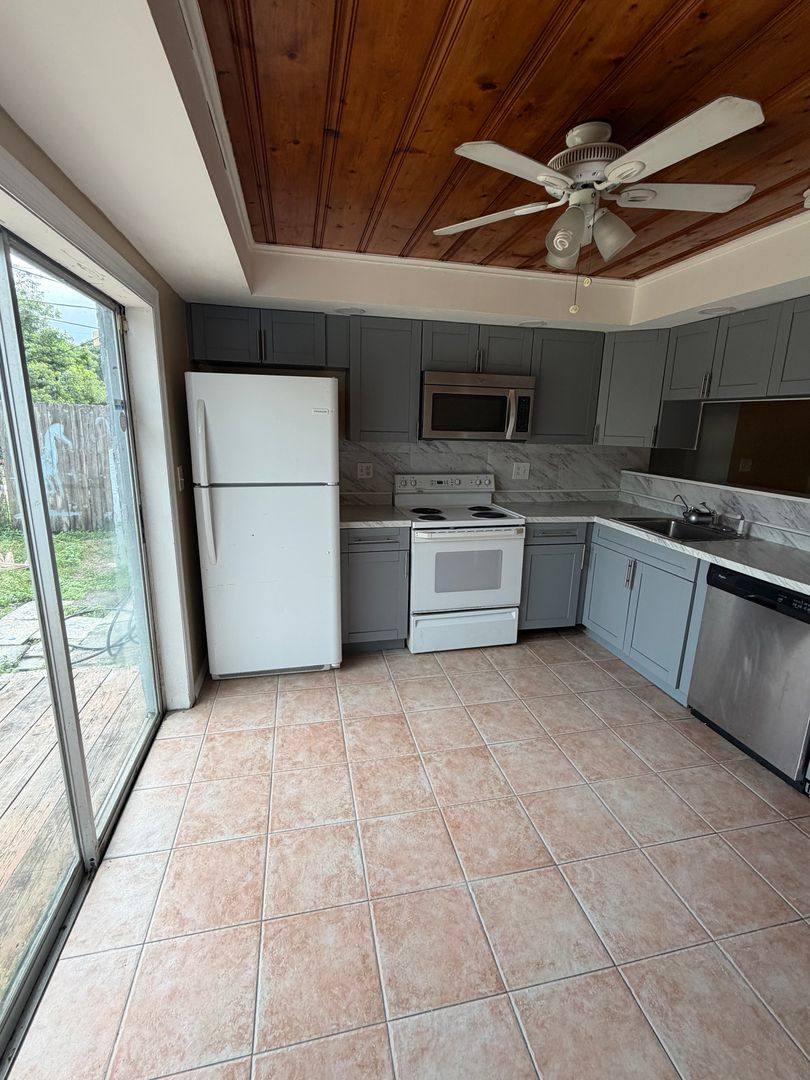 House for rent at 5601 Pierce St, Hollywood, FL 33021