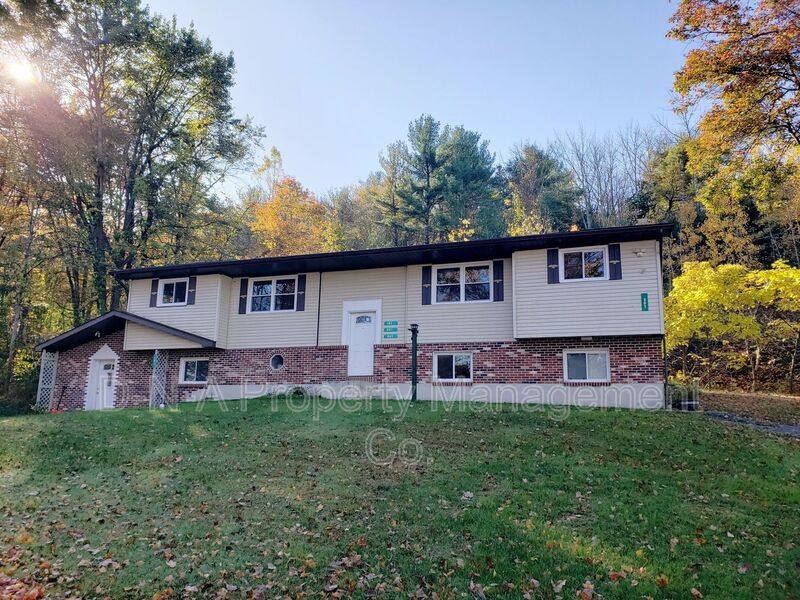 Apartment for rent at 307 Adams Dr #102, Sciota, PA 18354