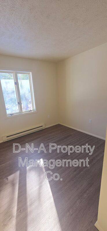 House for rent at 39 Mountain Dr, Mount Pocono, PA 18344