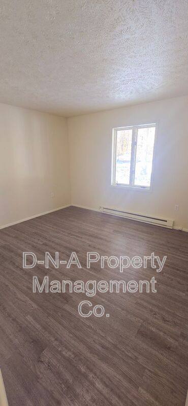 House for rent at 39 Mountain Dr, Mount Pocono, PA 18344