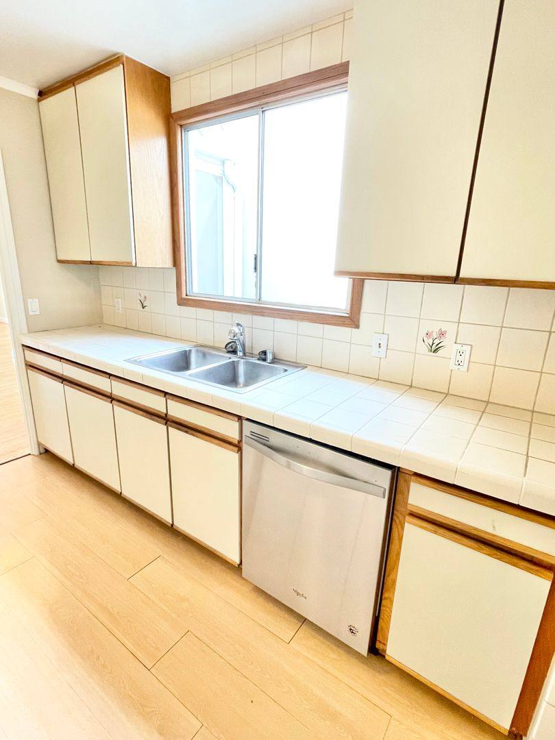 House for rent at 1866 36th Ave, San Francisco, CA 94122