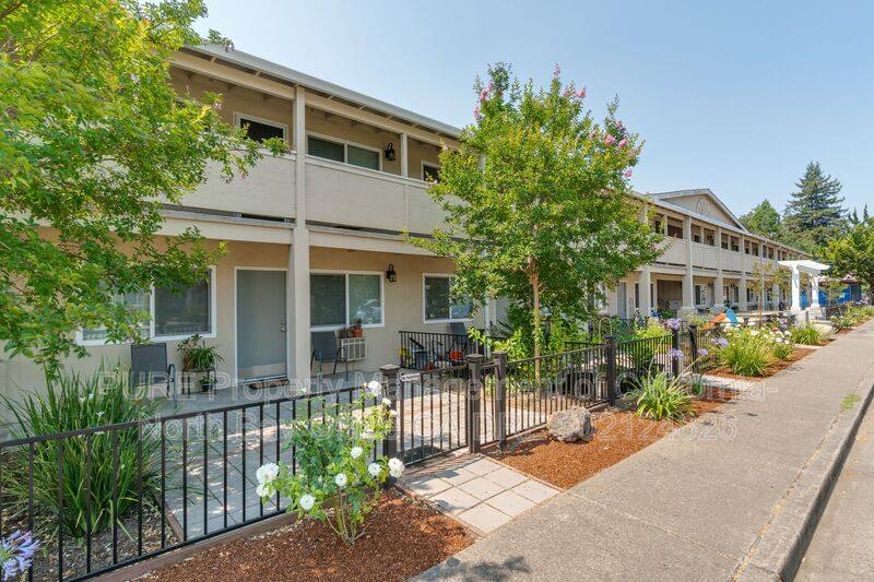 Apartment for rent at 555 Dexter St #B, Santa Rosa, CA 95404