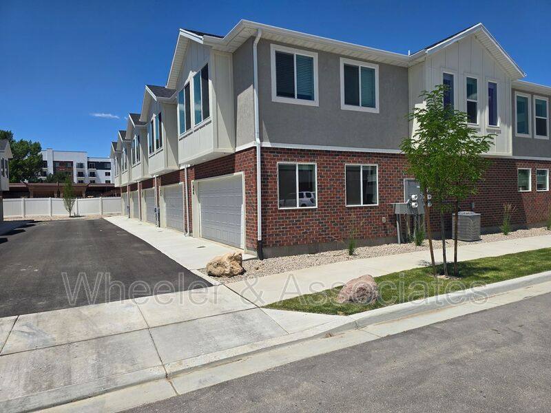Townhouse for rent at 456 W 1080 S, Ogden, UT 84404