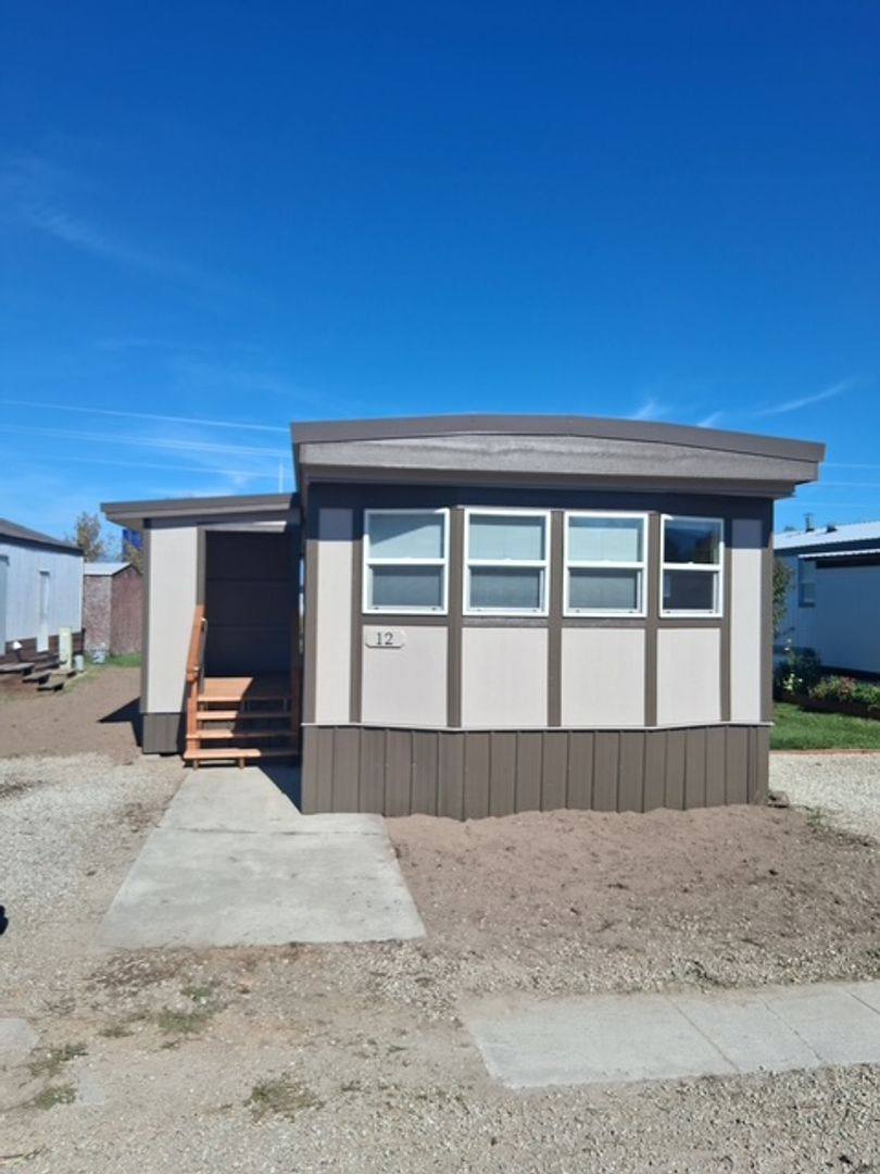 Townhouse for rent at 400 E 1st St, Corvallis, MT 59828
