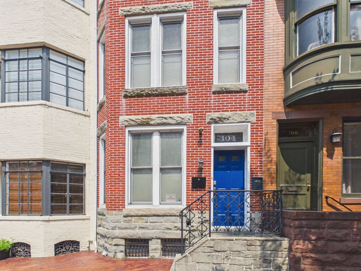 Apartment for rent at 104 State St, Harrisburg, PA 17101