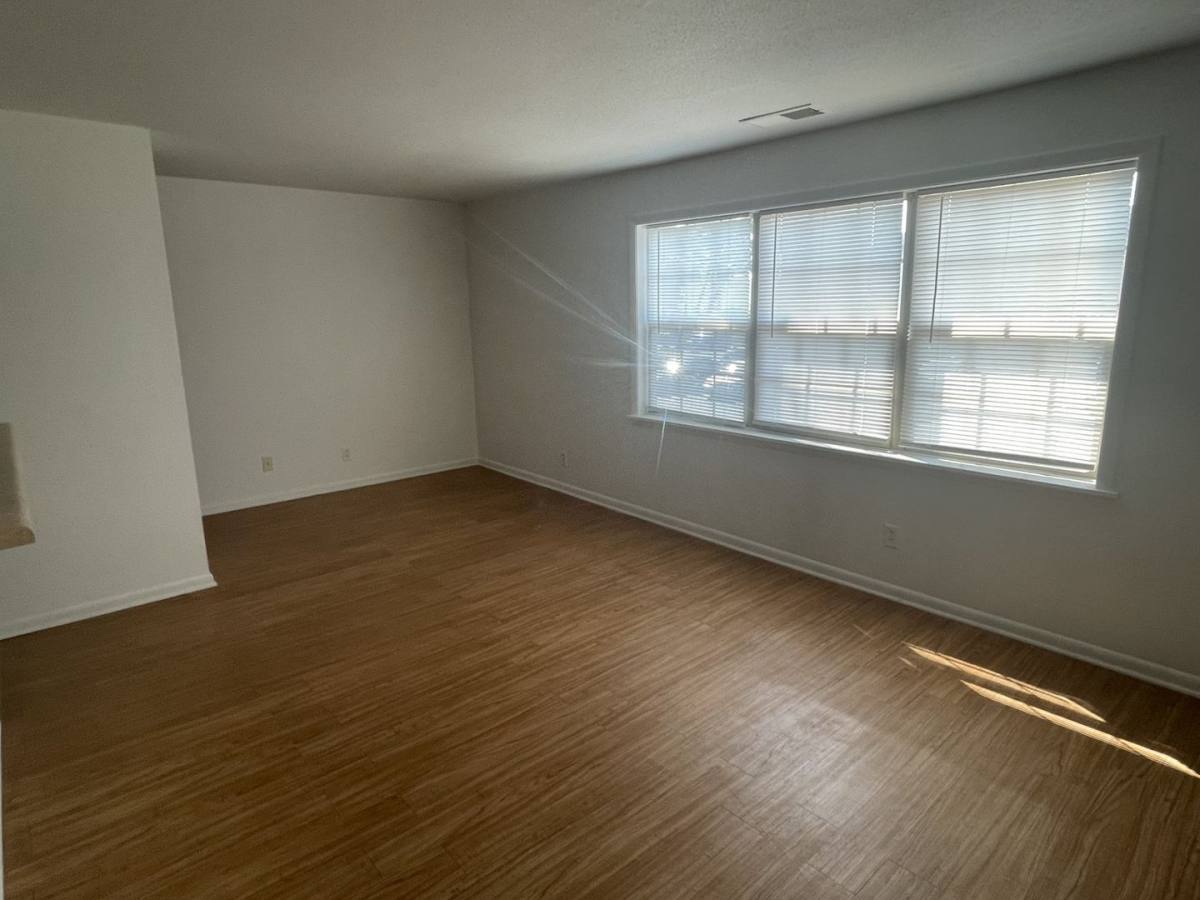 Apartment for rent at 2417 Marquette Rd, Peru, IL 61354