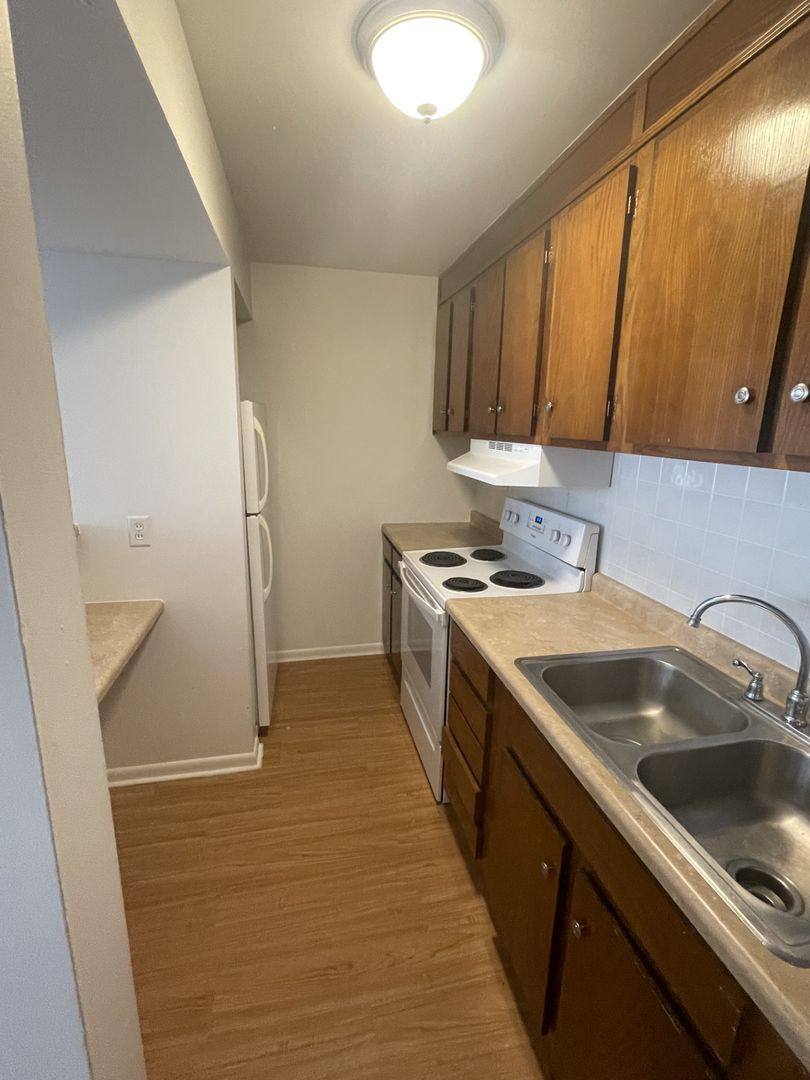 Apartment for rent at 2417 Marquette Rd, Peru, IL 61354