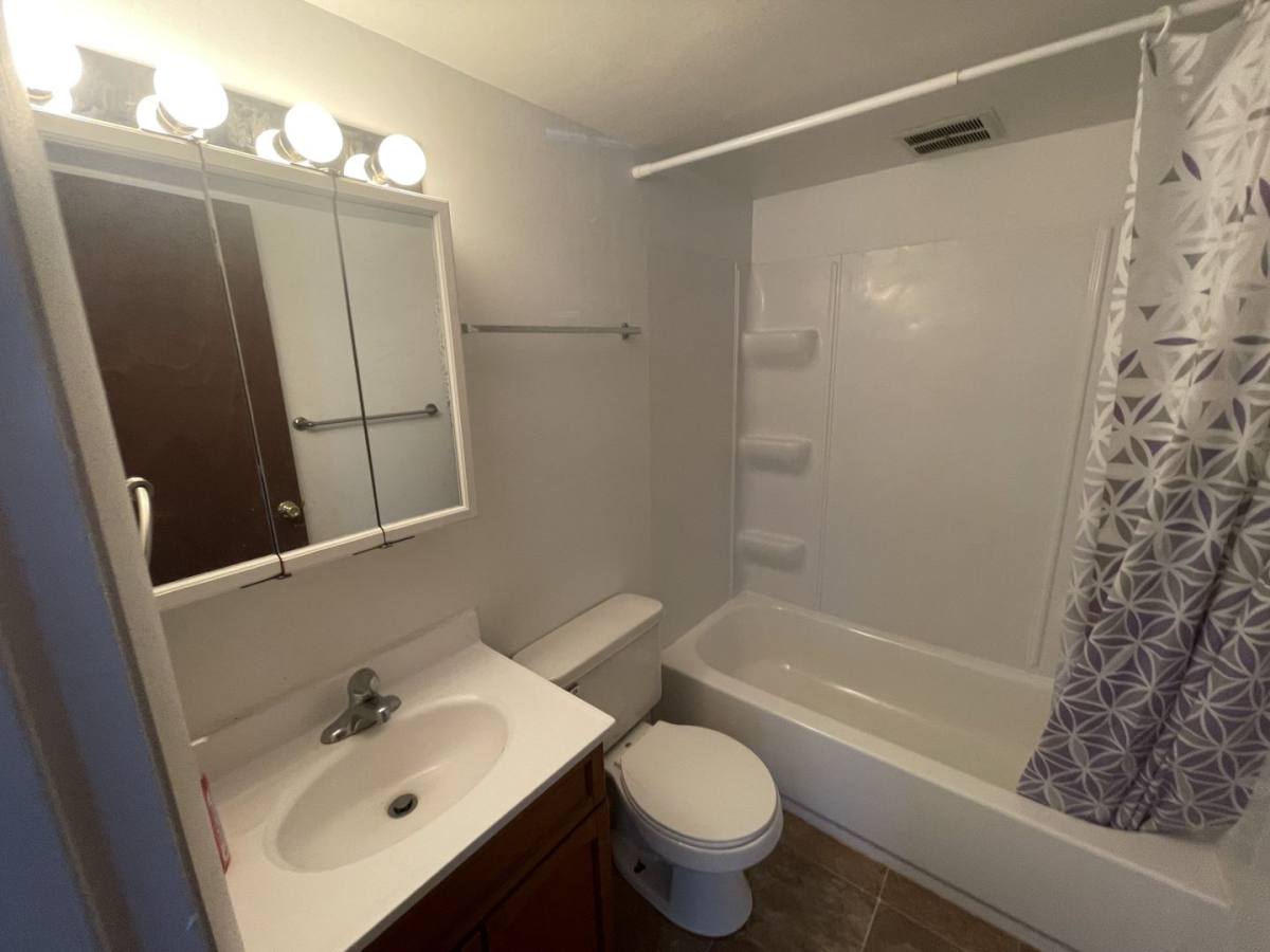 Apartment for rent at 2417 Marquette Rd, Peru, IL 61354