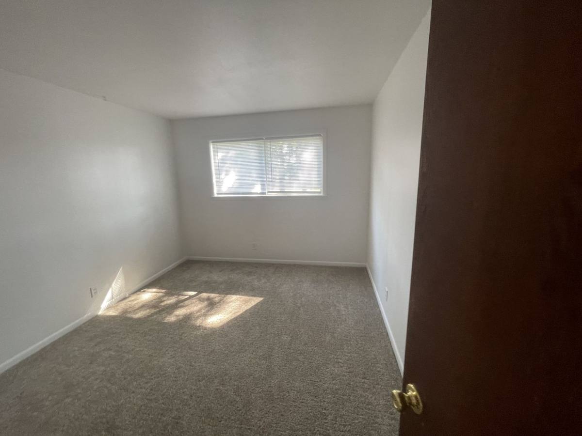 Apartment for rent at 2417 Marquette Rd, Peru, IL 61354