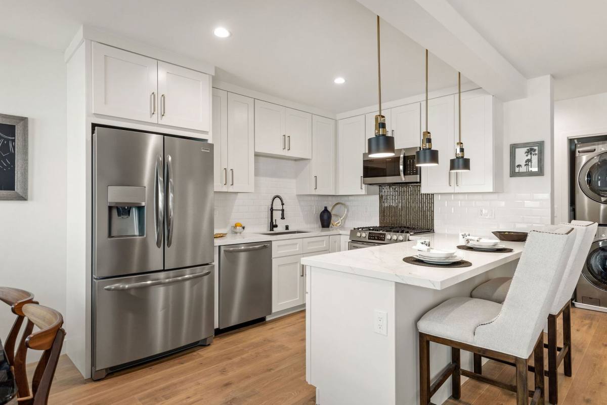 Apartment for rent at 10022 Culver Blvd, Culver City, CA 90232