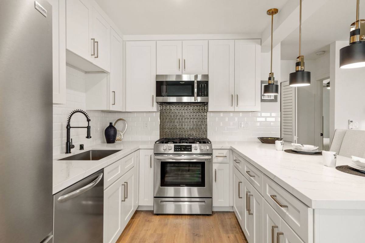 Apartment for rent at 10022 Culver Blvd, Culver City, CA 90232