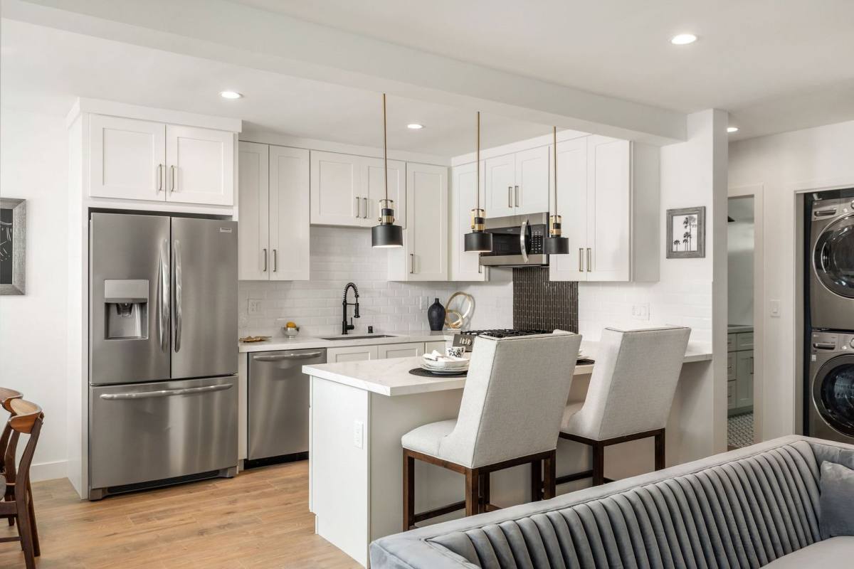 Apartment for rent at 10022 Culver Blvd, Culver City, CA 90232