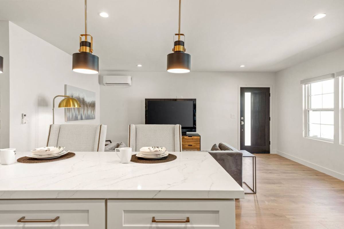 Apartment for rent at 10022 Culver Blvd, Culver City, CA 90232
