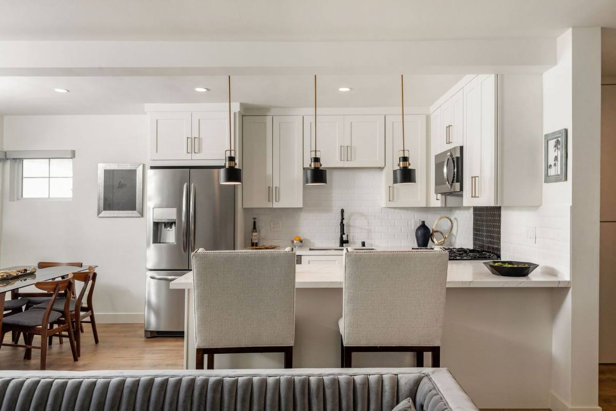 Apartment for rent at 10022 Culver Blvd, Culver City, CA 90232
