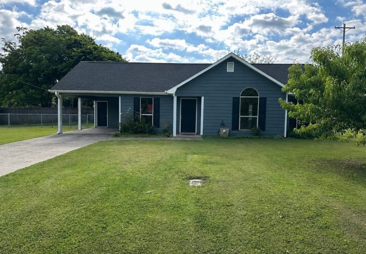 House for rent at 408 Dora St, Albertville, AL 35950