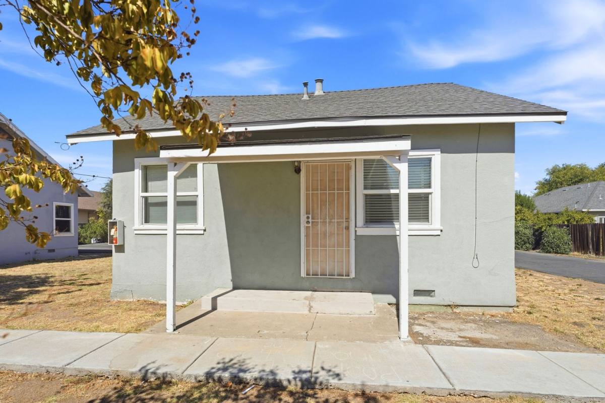 Apartment for rent at 2982 26th Ave, Sacramento, CA 95820