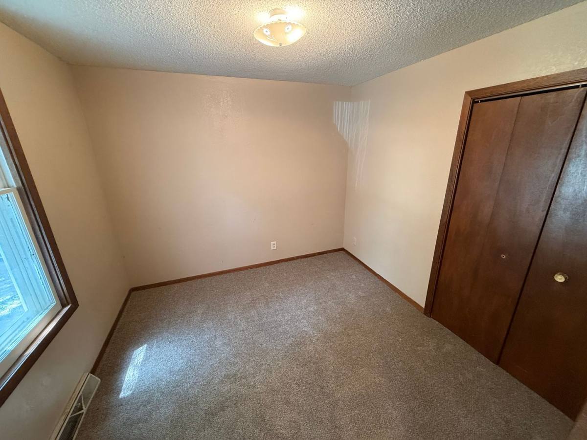 Apartment for rent at 721 E Kemp Ave, Watertown, SD 57201