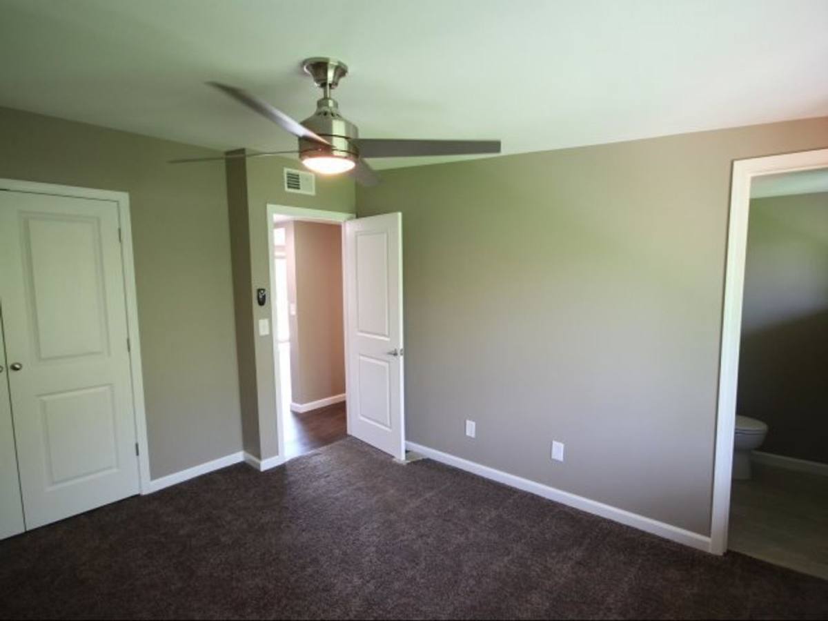 Apartment for rent at 300 S Main St, Edwardsville, IL 62025