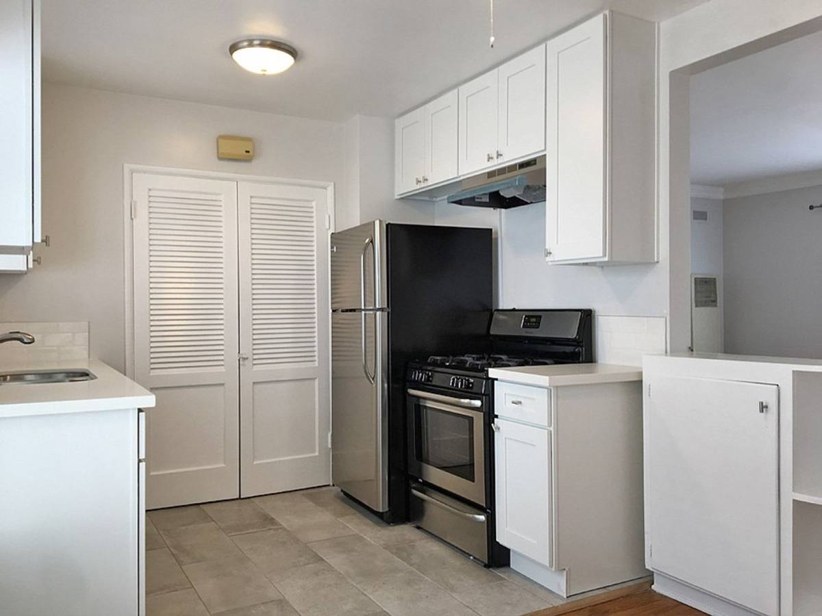 Apartment for rent at 1224 Ocean Park Blvd, Santa Monica, CA 90405
