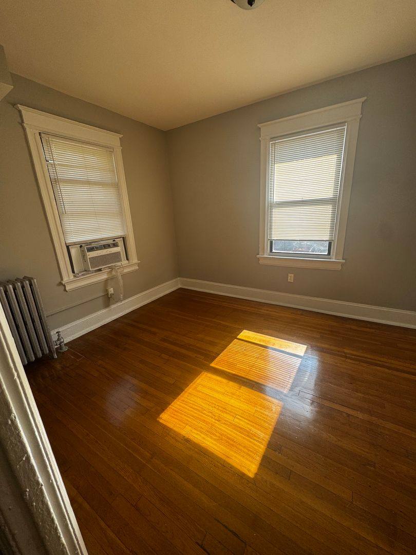Apartment for rent at 1307 12th St NW, Washington, DC 20005
