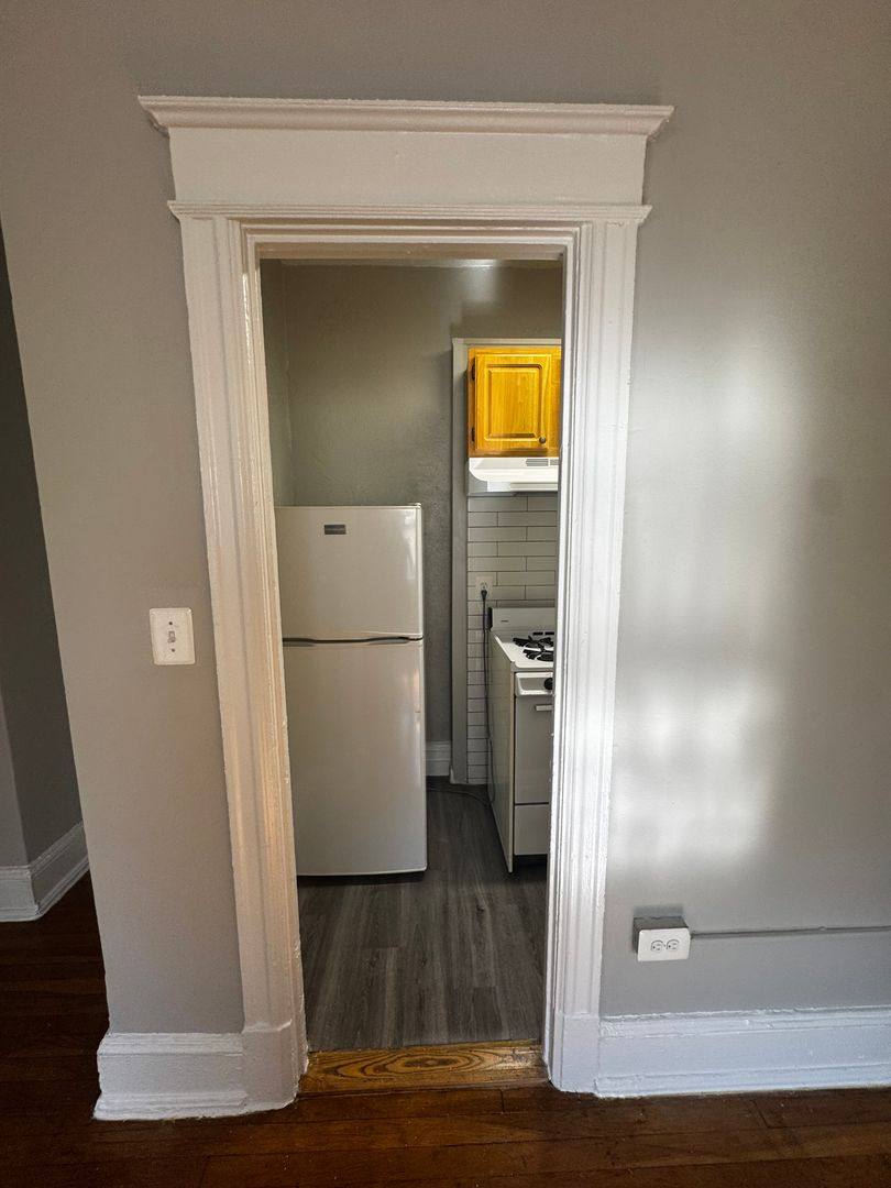 Apartment for rent at 1307 12th St NW, Washington, DC 20005