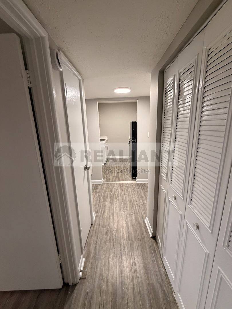 Apartment for rent at 2082 Fairmont Court #5, Lexington, KY 40502