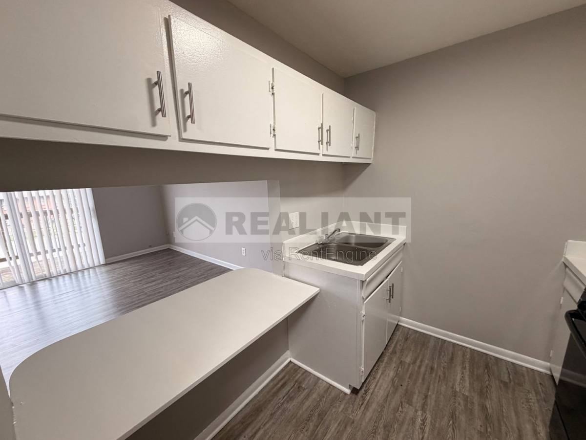 Apartment for rent at 2082 Fairmont Court #5, Lexington, KY 40502