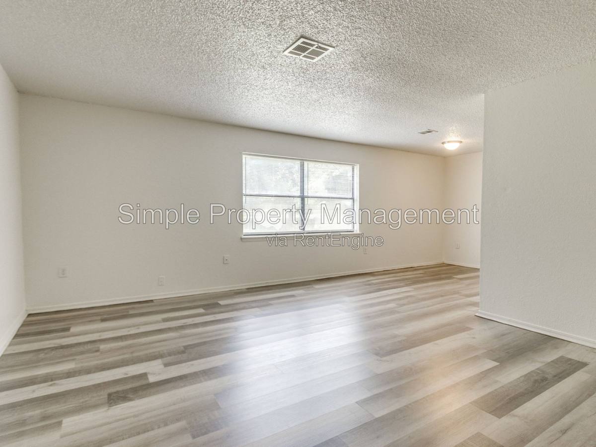 House for rent at 14222 NE 4th St, Choctaw, OK 73020