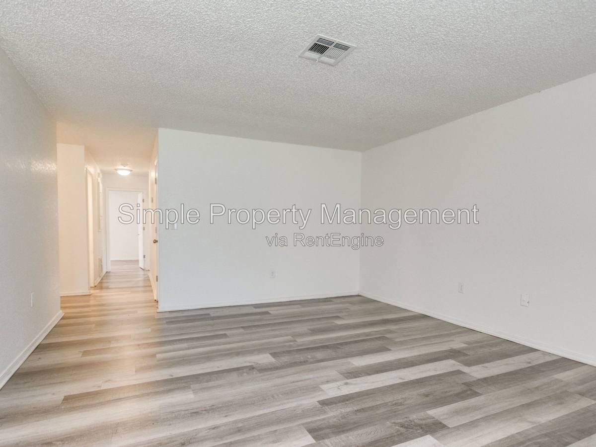 House for rent at 14222 NE 4th St, Choctaw, OK 73020