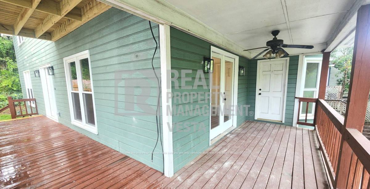 Townhouse for rent at 1038 Walnut St, Macon, GA 31201