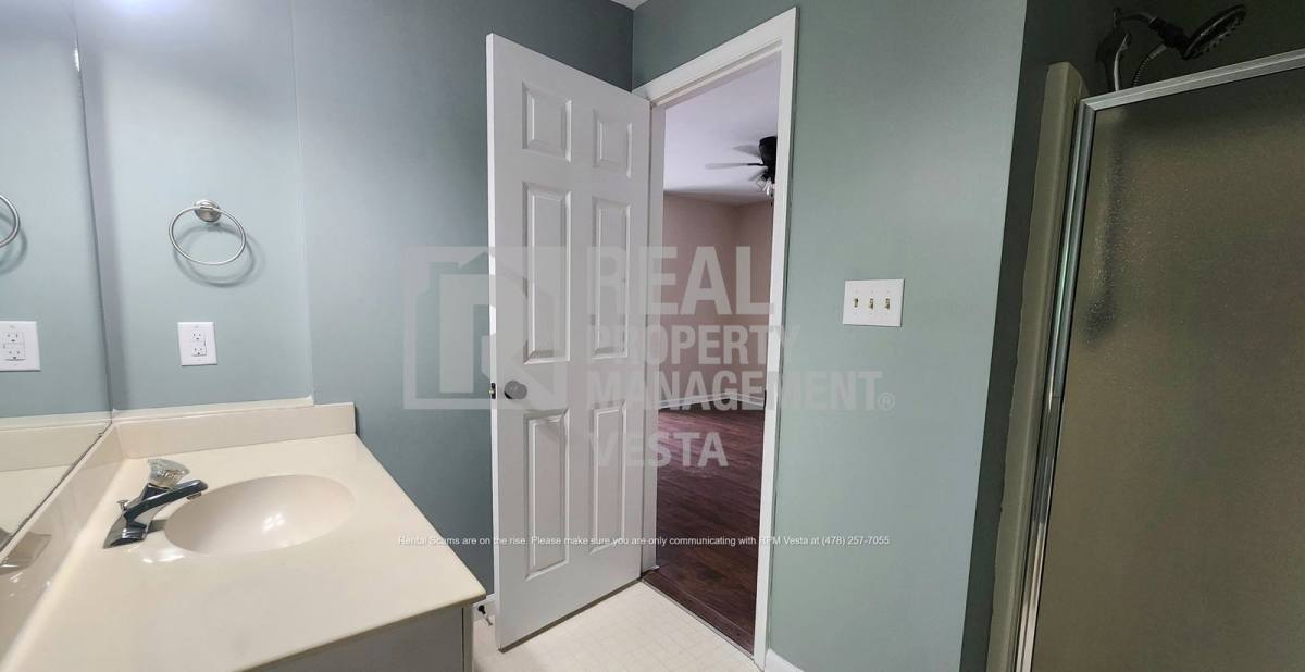Townhouse for rent at 1038 Walnut St, Macon, GA 31201