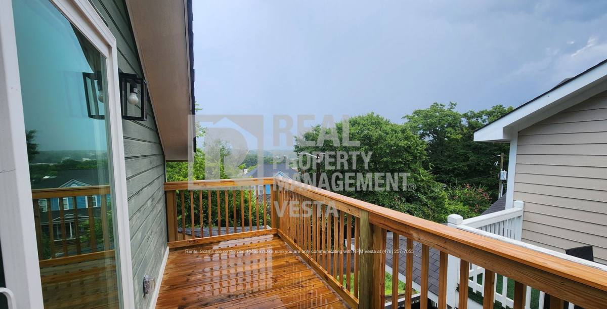 Townhouse for rent at 1038 Walnut St, Macon, GA 31201