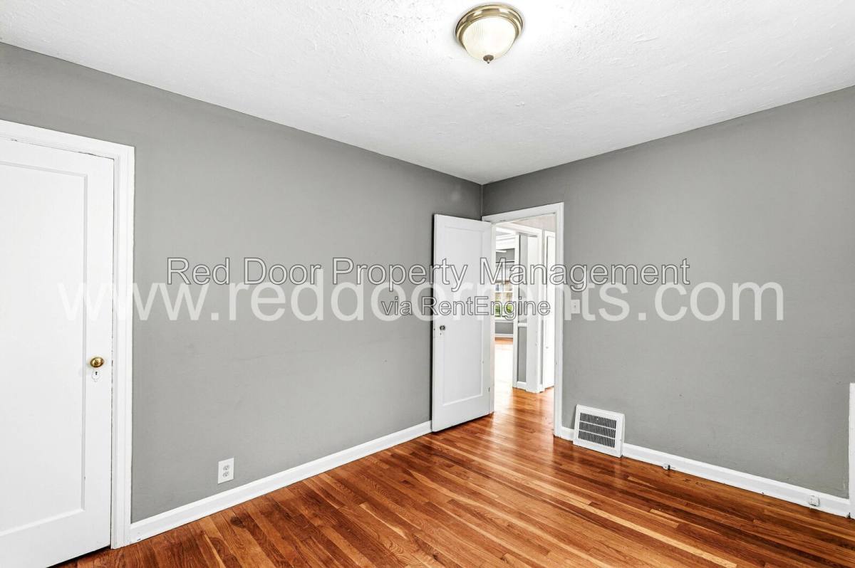 House for rent at 129 E 49th St, Indianapolis, IN 46205